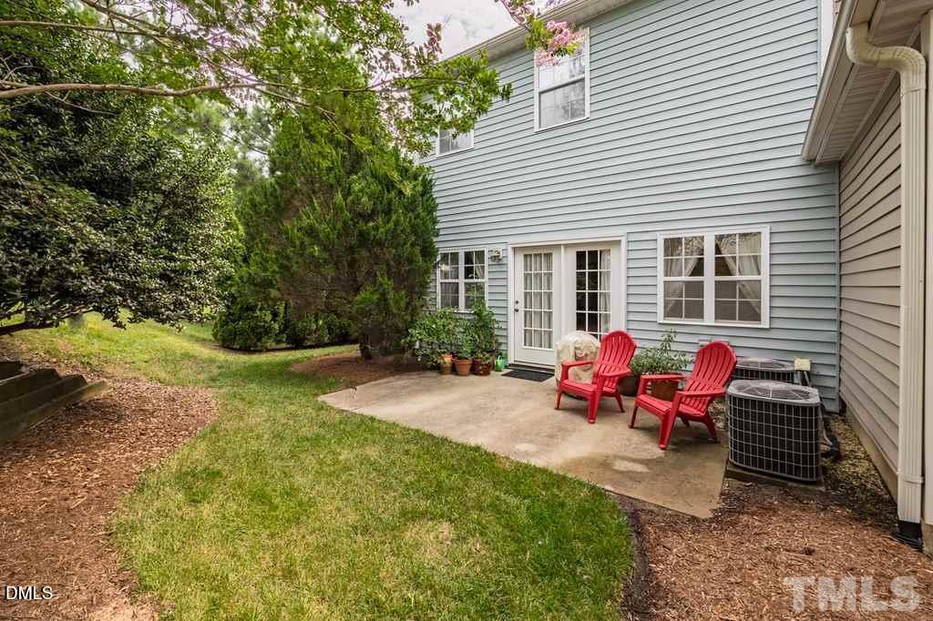 245 Plaza Drive E