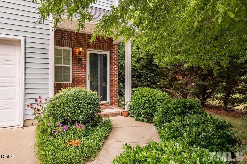 245 Plaza Drive E