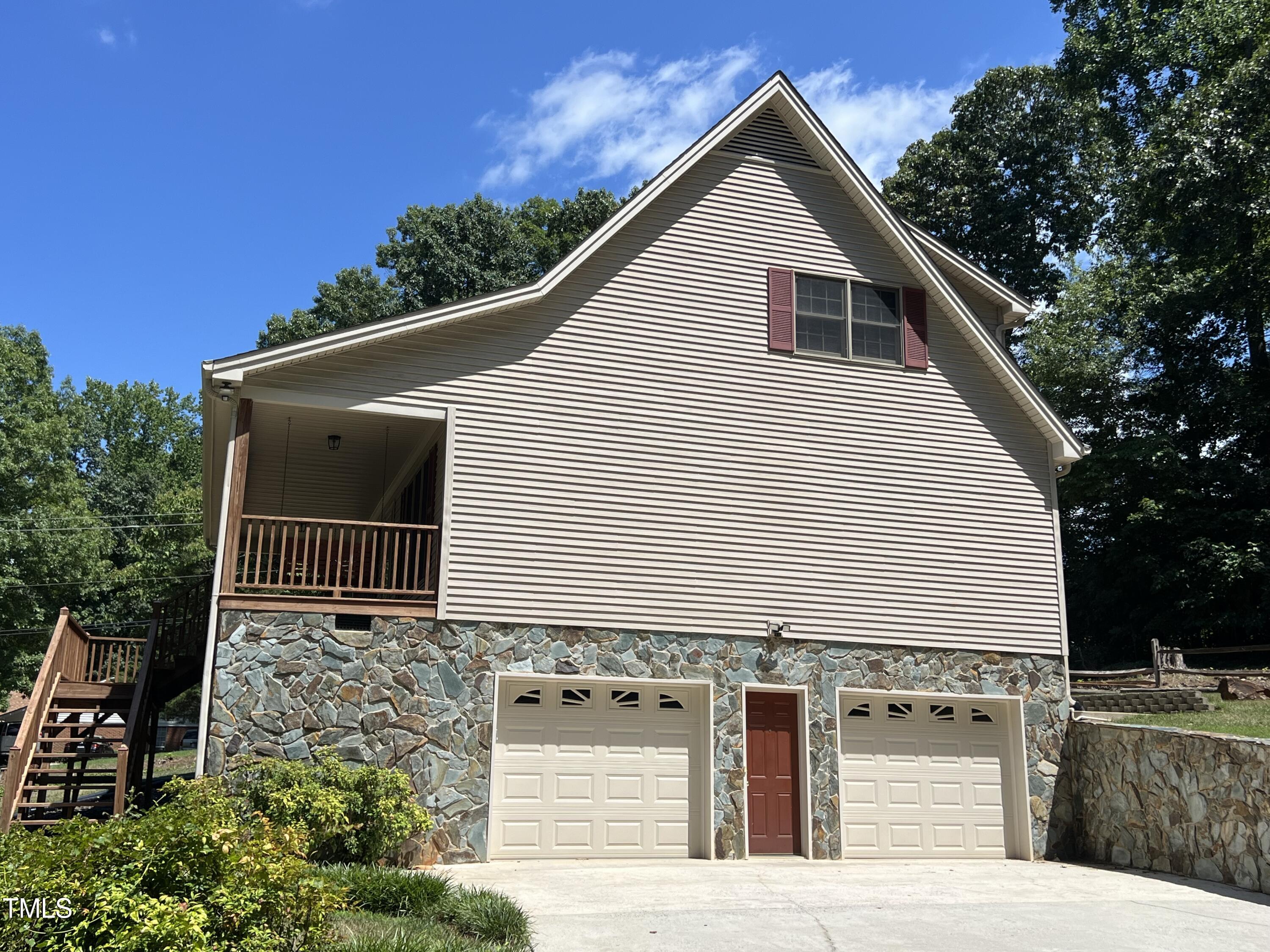 901 Tanglewood Drive