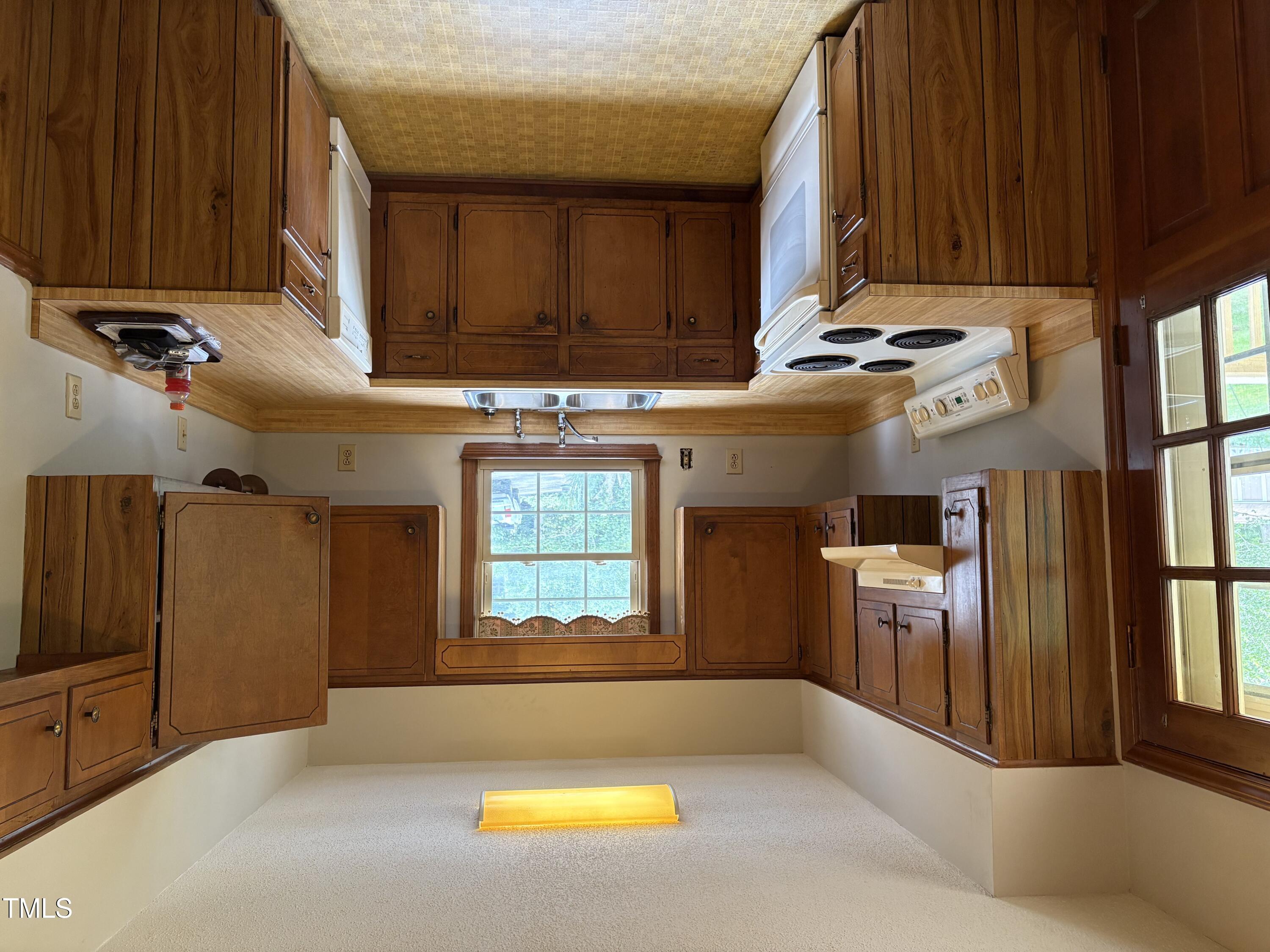 1942 Brier Lane