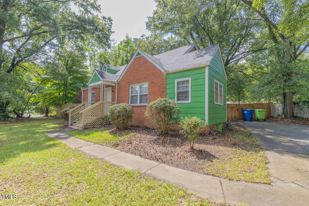 301 N King Charles Road