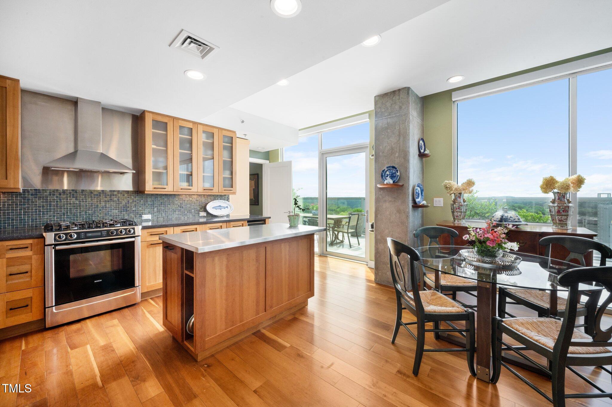 601 W Rosemary Street Unit 905