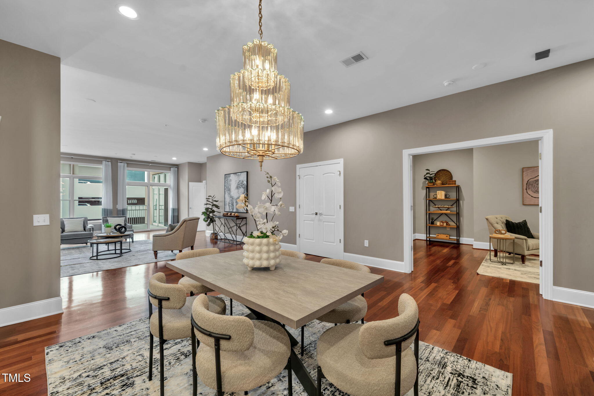 317 W Morgan Street 304