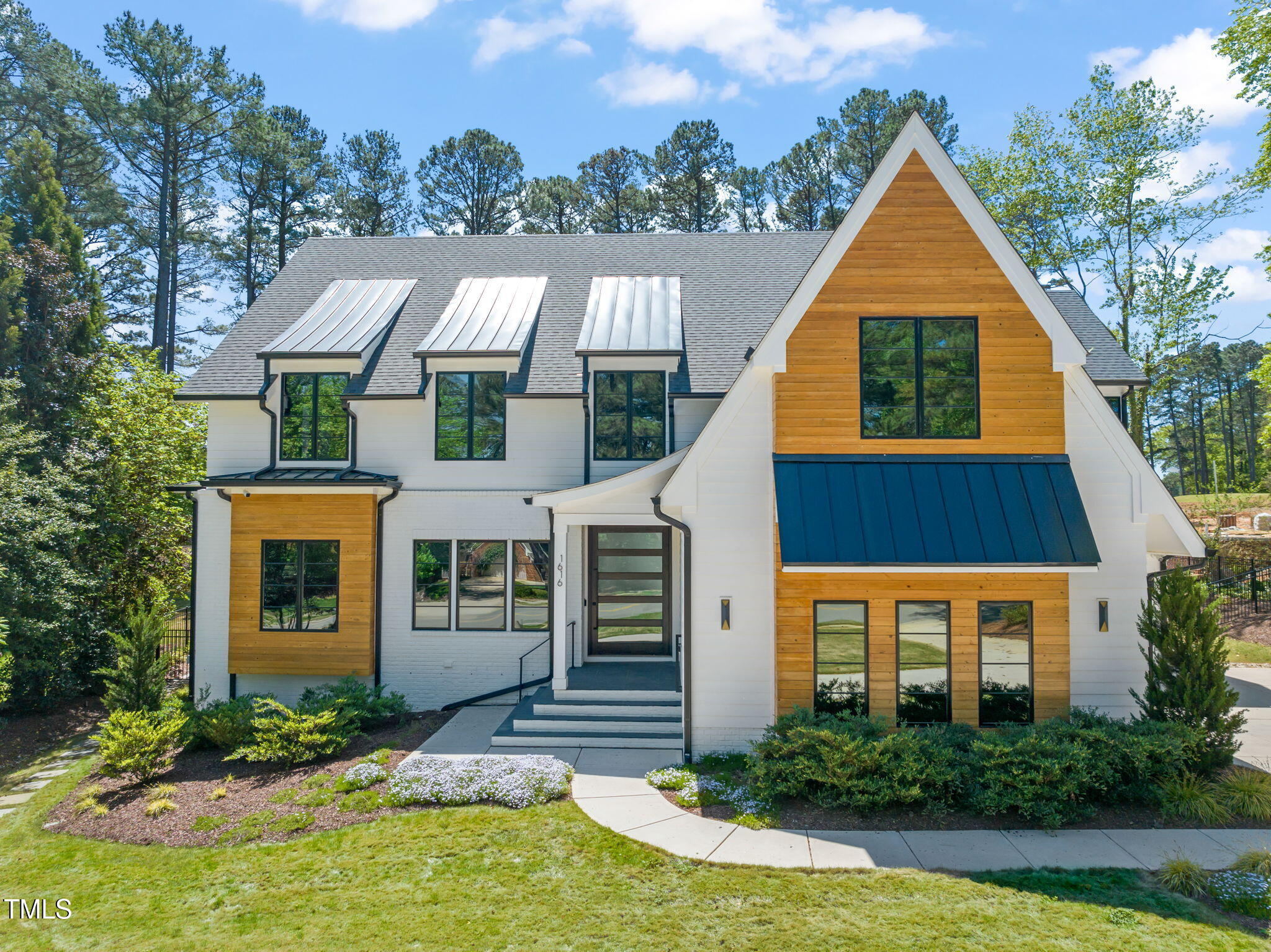 1616 Hunting Ridge Road