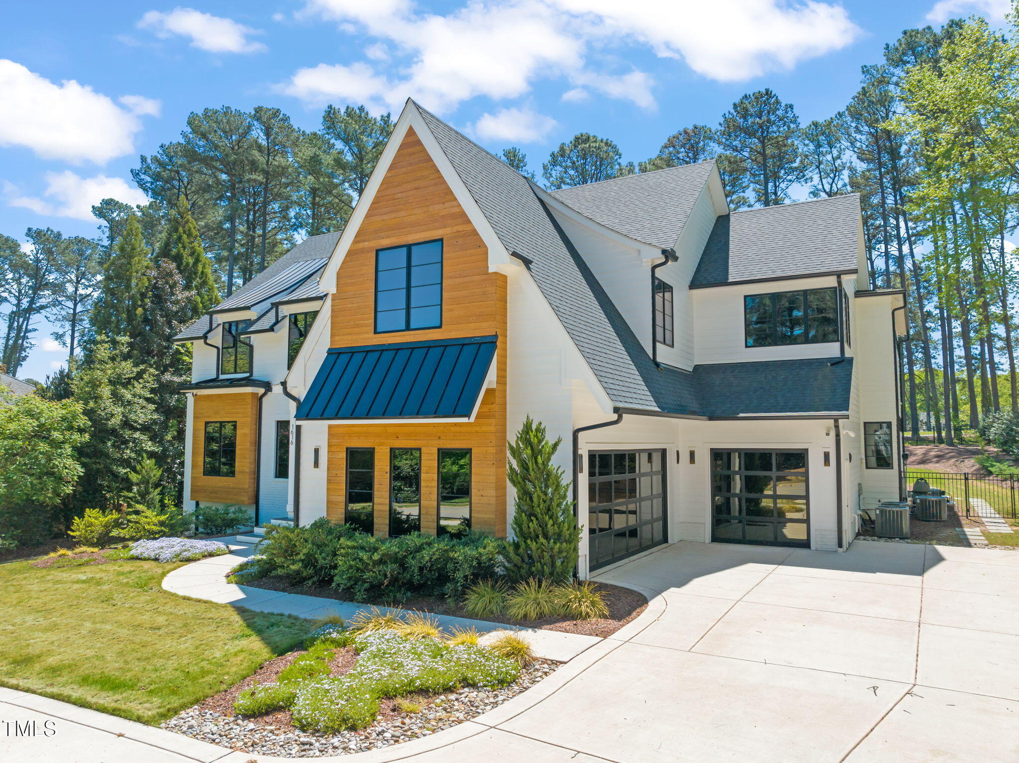 1616 Hunting Ridge Road