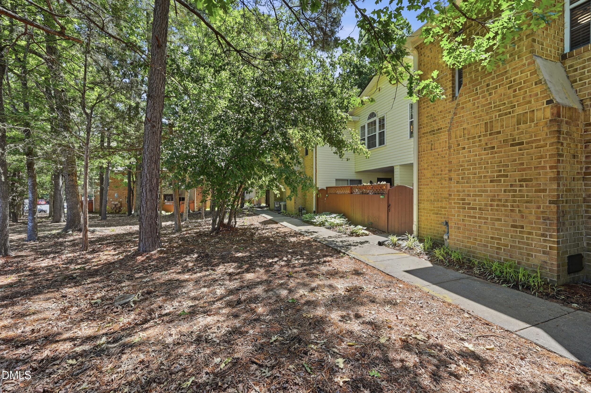 411 Summerwalk Circle