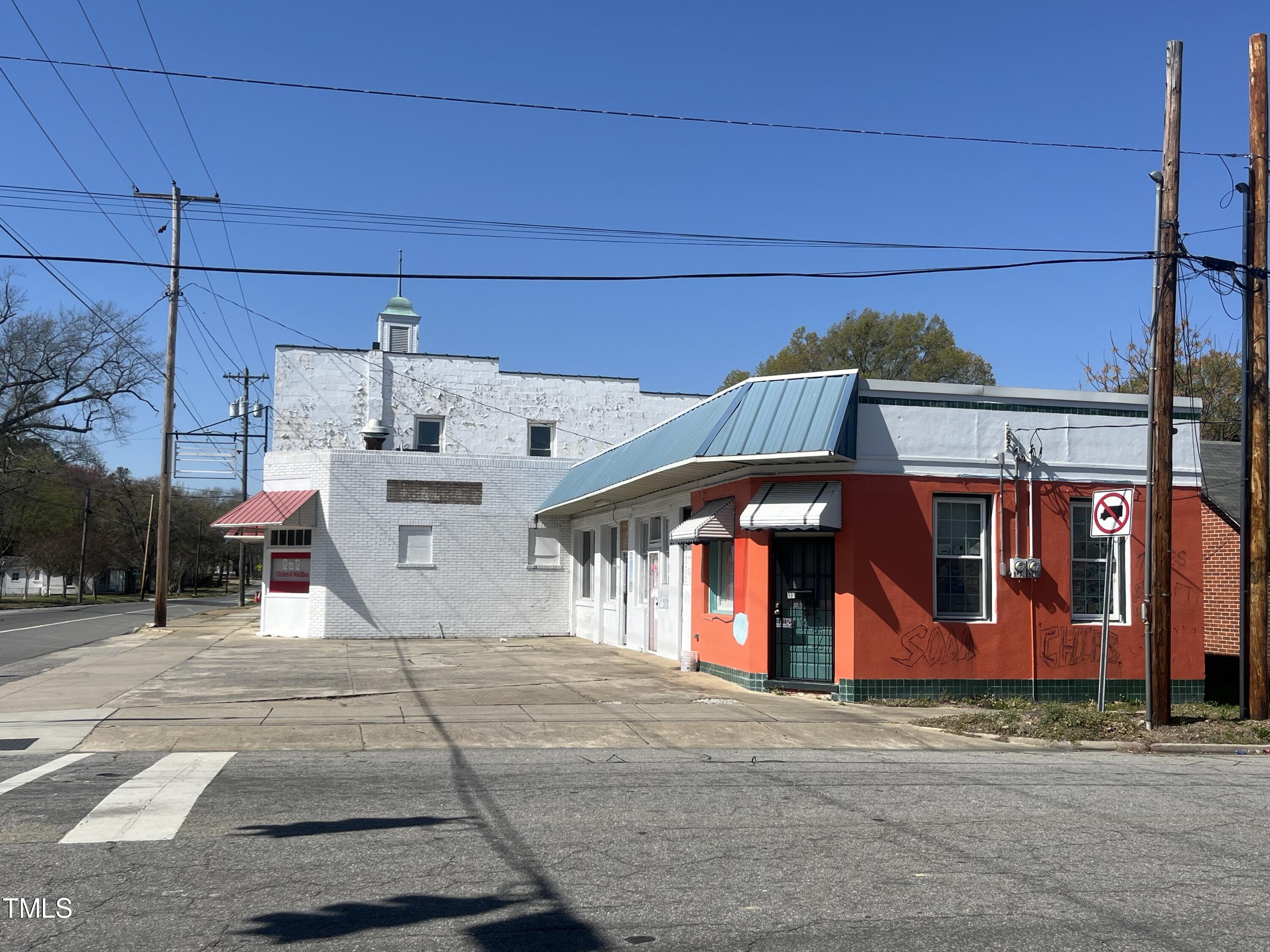 901 Falls Road 901-909