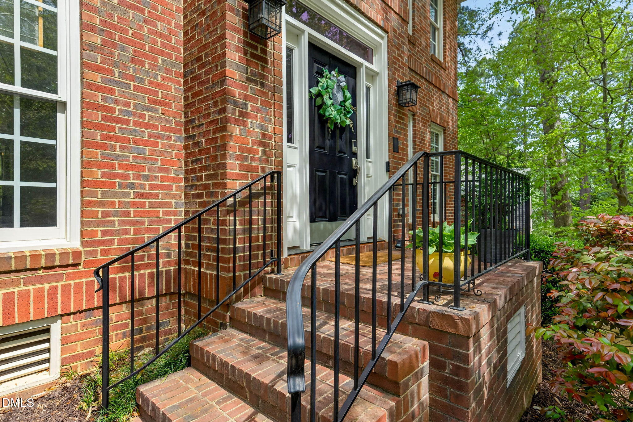 1047 W Sterlington Place