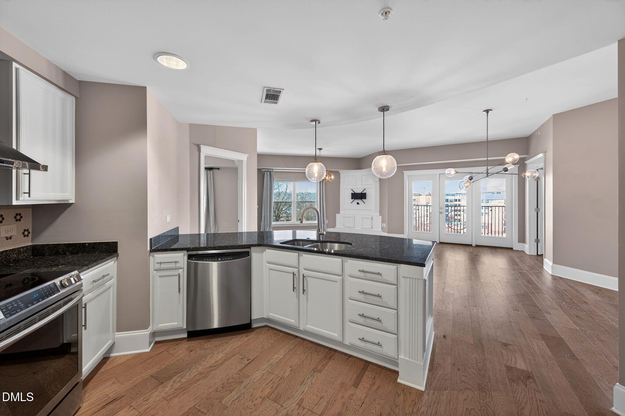 222 Glenwood Avenue 605