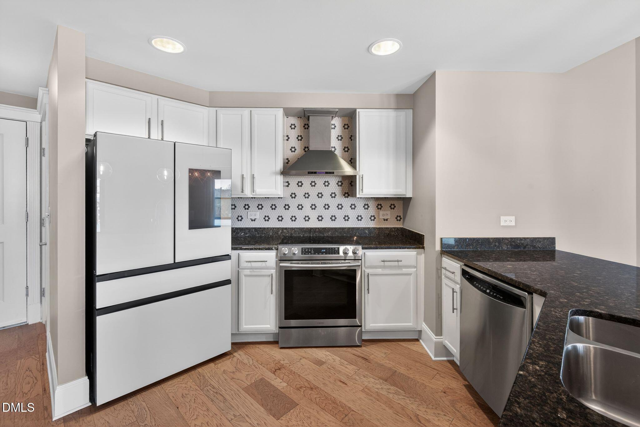 222 Glenwood Avenue 605