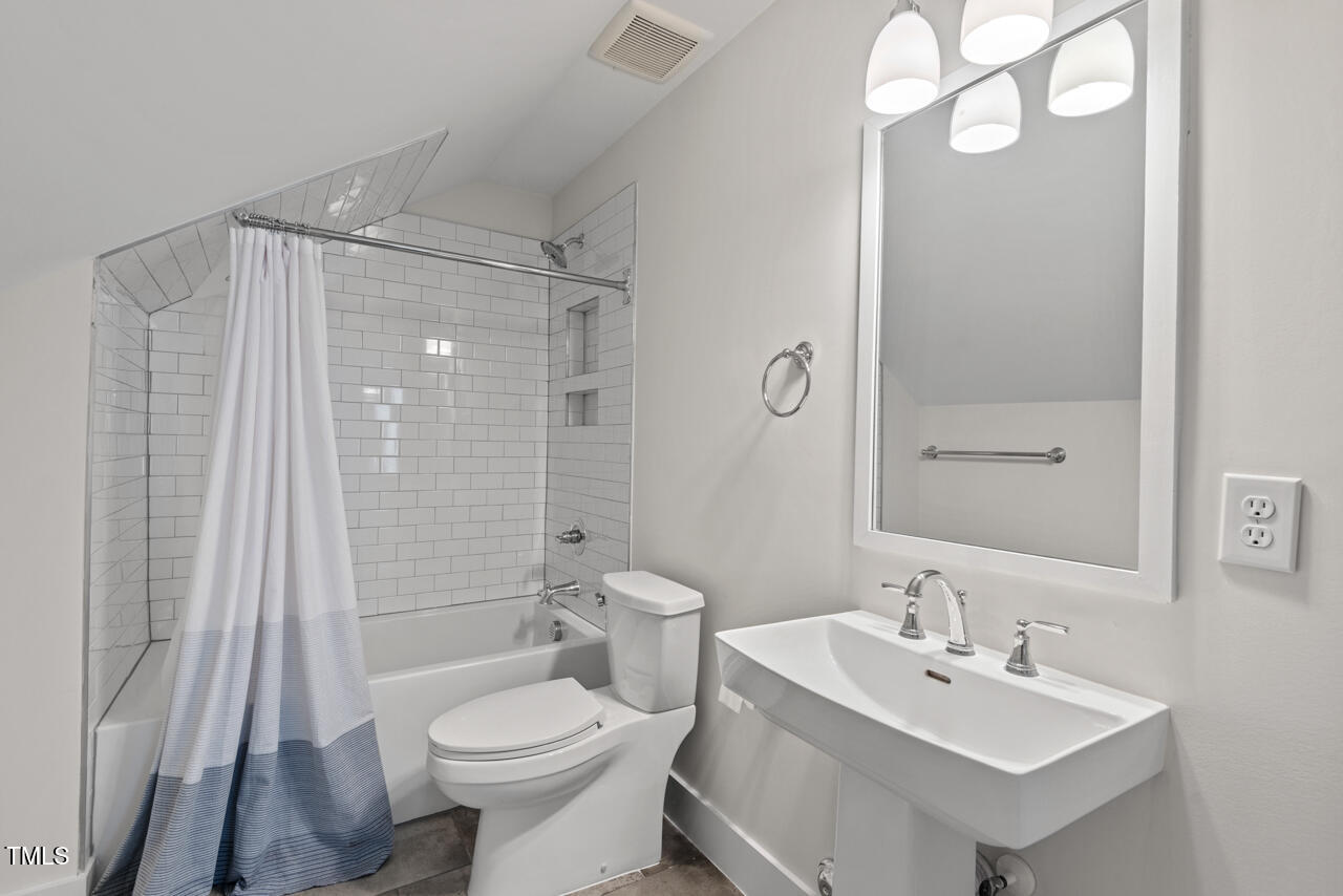 Chapel Hill, North Carolina 27516, United States, 4 Bedrooms Bedrooms, ,4 BathroomsBathrooms,Residential,Active,151132