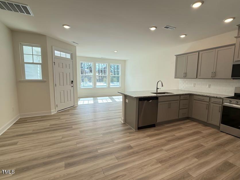 424 La Maison Avenue 9