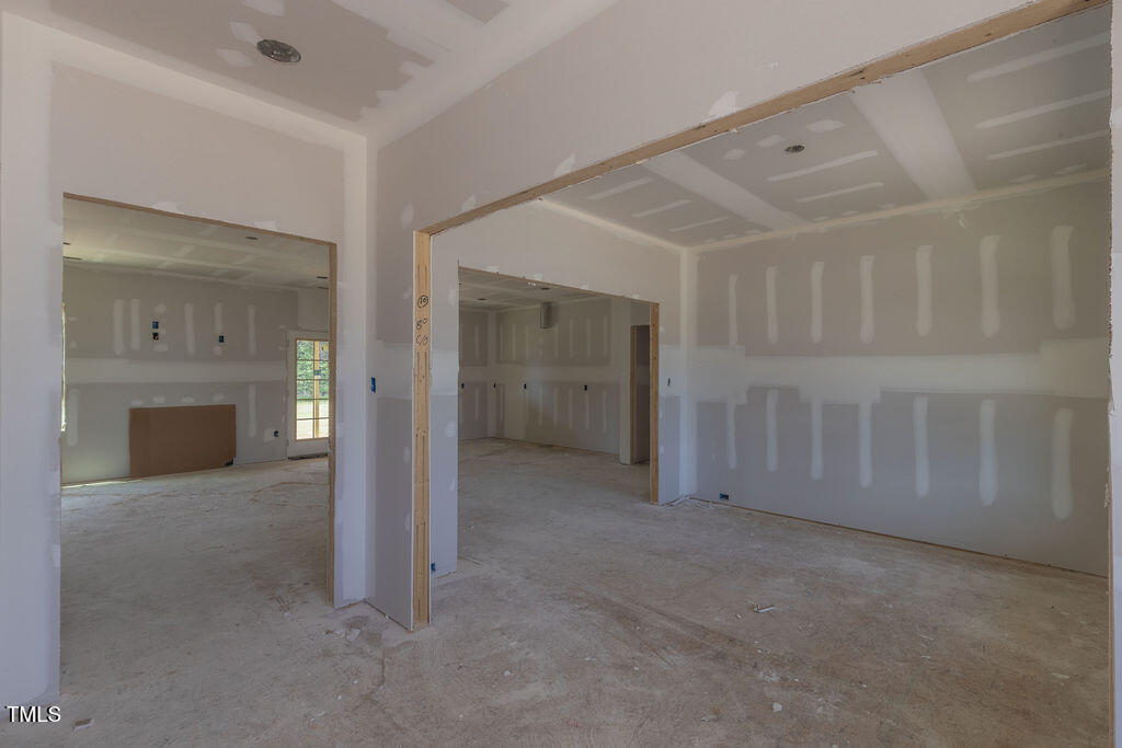 25 Sanders Farm Dr