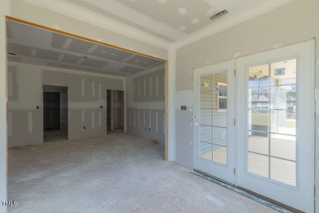 25 Sanders Farm Dr