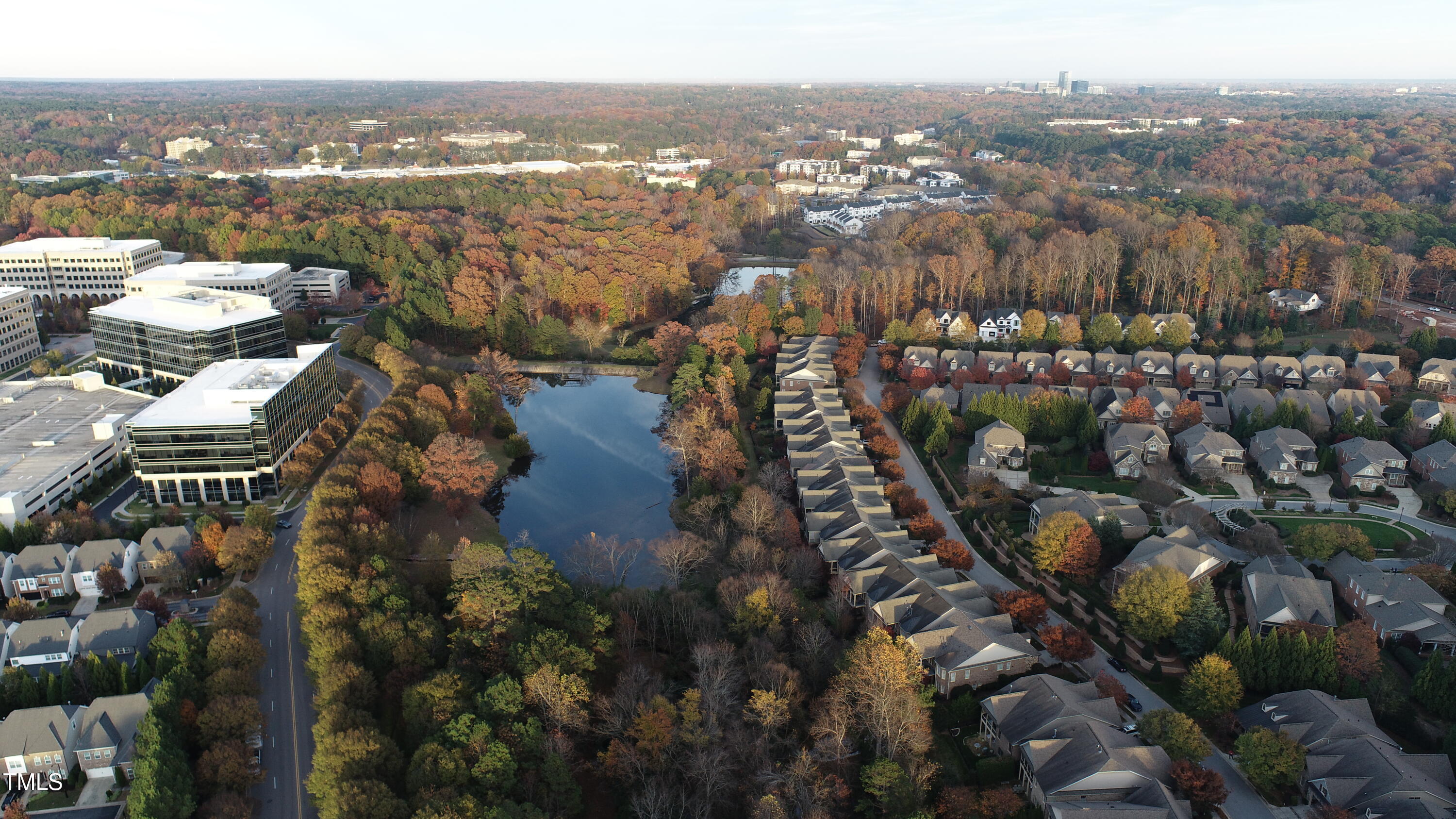 Raleigh, North Carolina 27612, United States, 3 Bedrooms Bedrooms, ,4 BathroomsBathrooms,Residential,Pending,29584