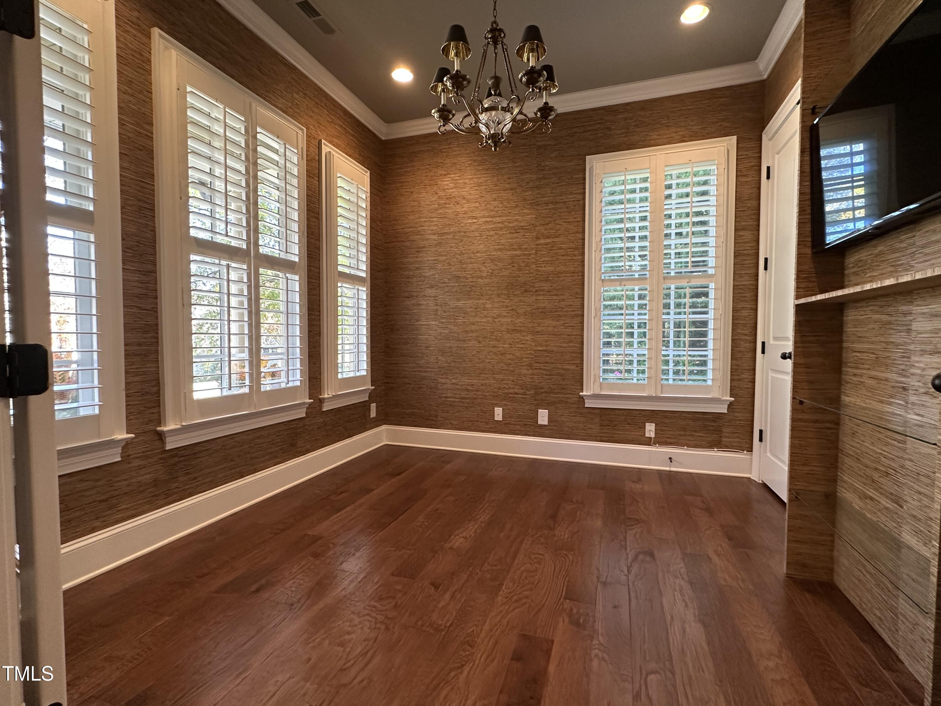 Raleigh, North Carolina 27612, United States, 3 Bedrooms Bedrooms, ,4 BathroomsBathrooms,Residential,Pending,29584