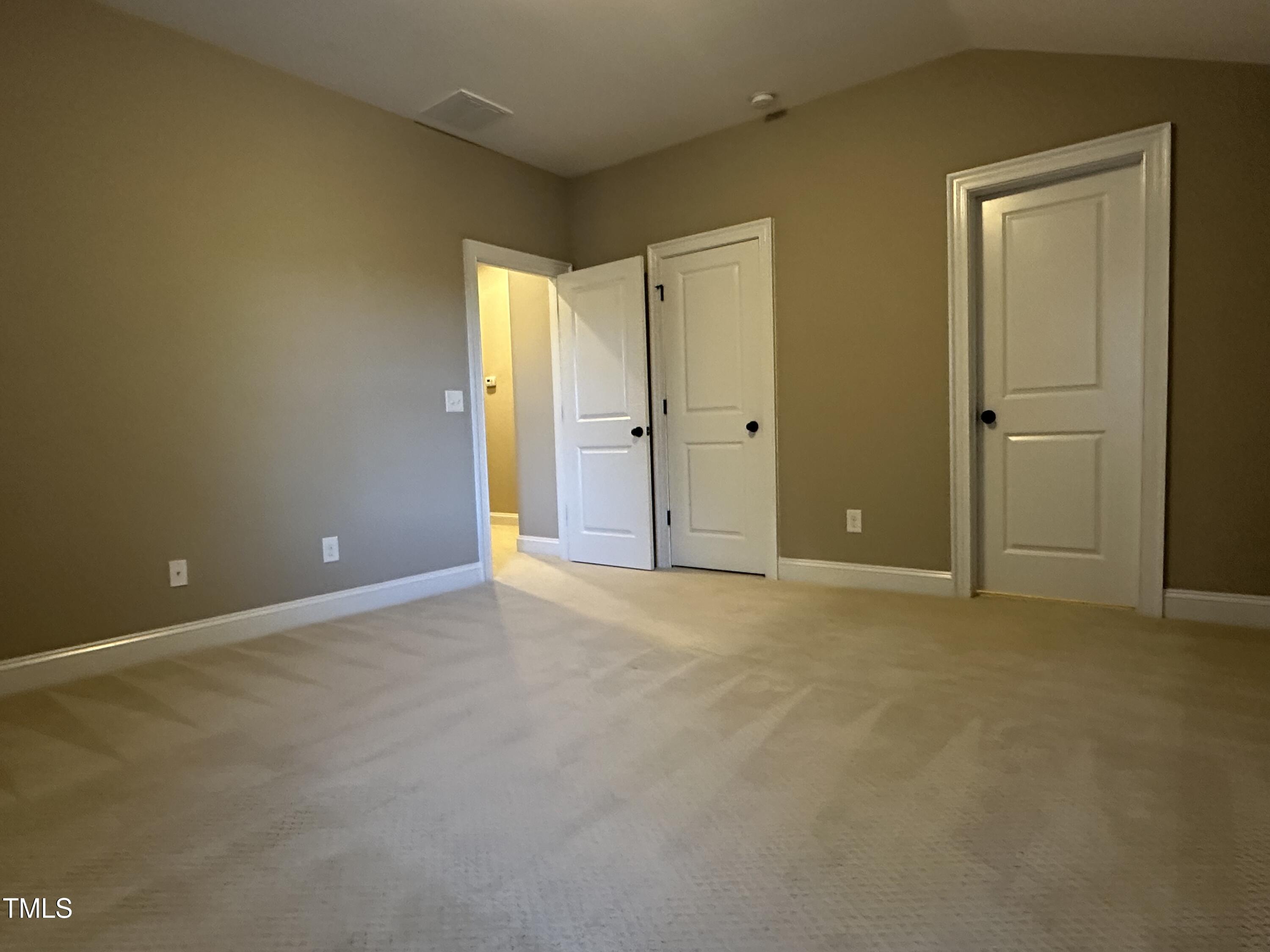 Raleigh, North Carolina 27612, United States, 3 Bedrooms Bedrooms, ,4 BathroomsBathrooms,Residential,Pending,29584