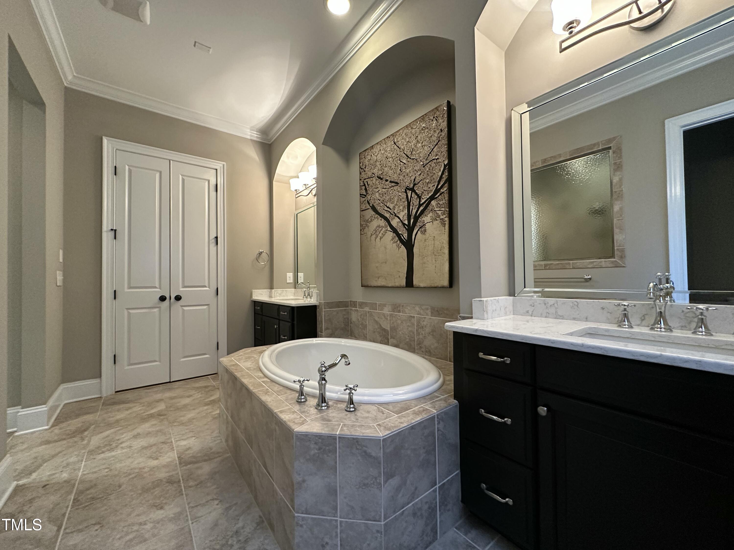 Raleigh, North Carolina 27612, United States, 3 Bedrooms Bedrooms, ,4 BathroomsBathrooms,Residential,Pending,29584