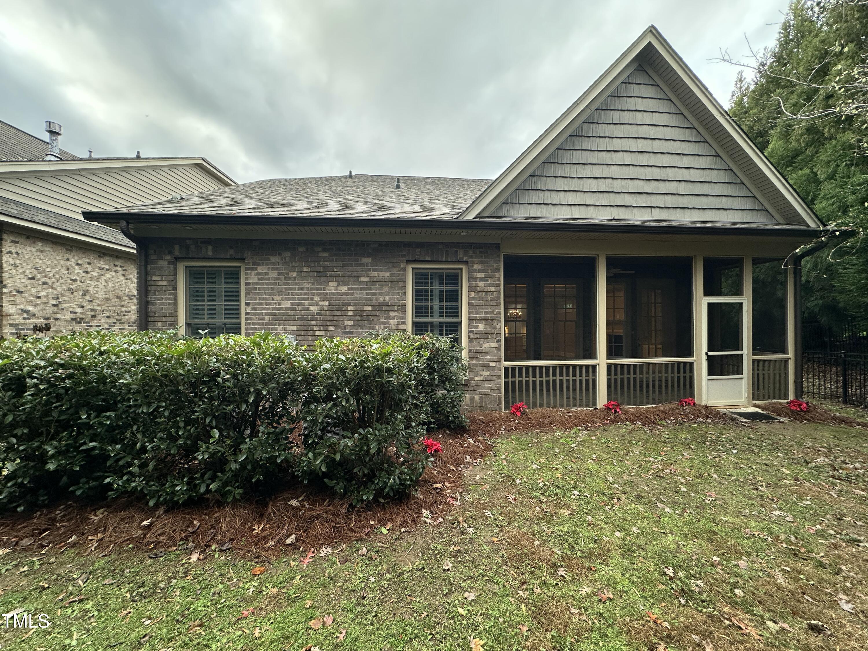 Raleigh, North Carolina 27612, United States, 3 Bedrooms Bedrooms, ,4 BathroomsBathrooms,Residential,Pending,29584