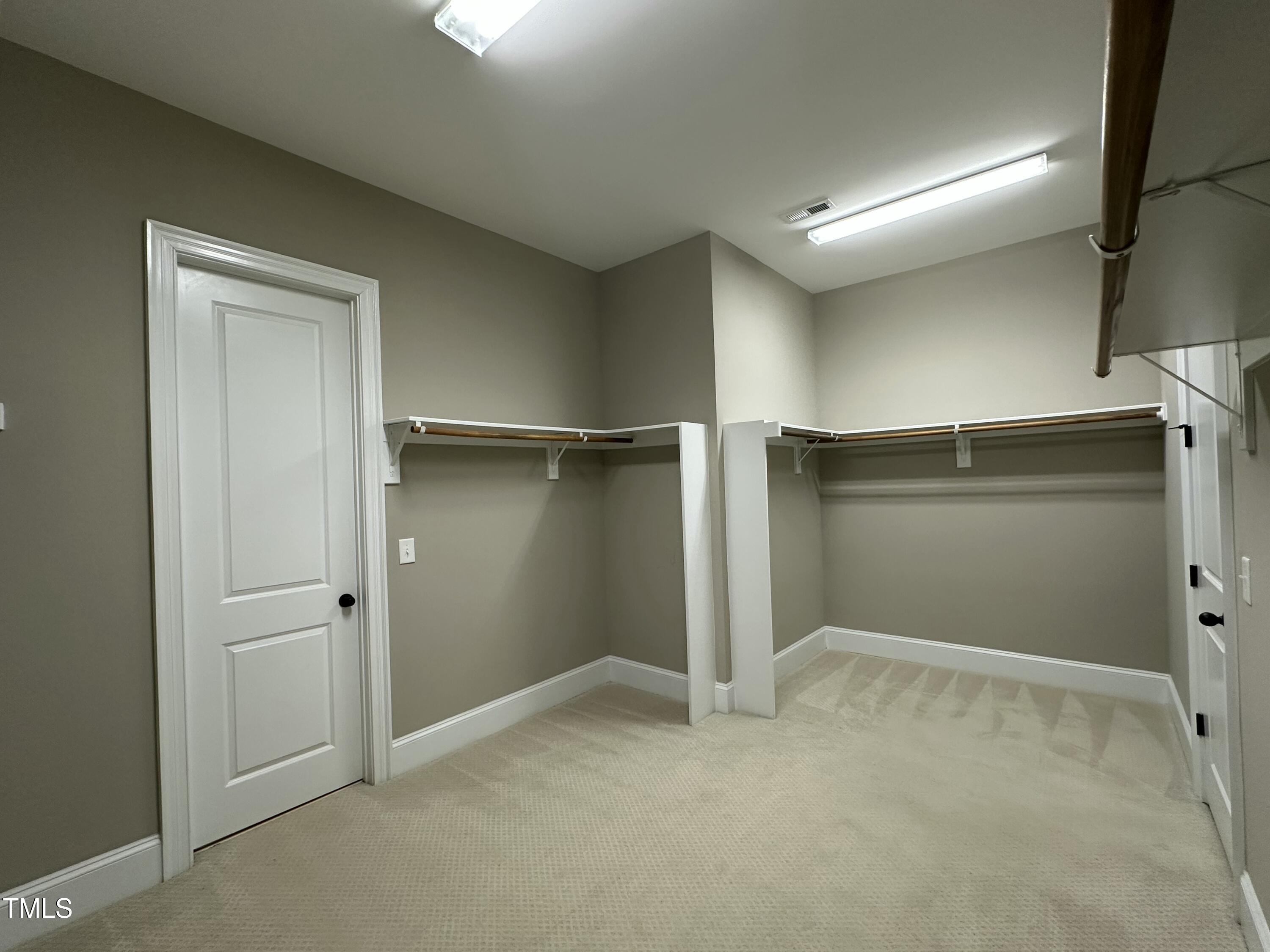 Raleigh, North Carolina 27612, United States, 3 Bedrooms Bedrooms, ,4 BathroomsBathrooms,Residential,Pending,29584