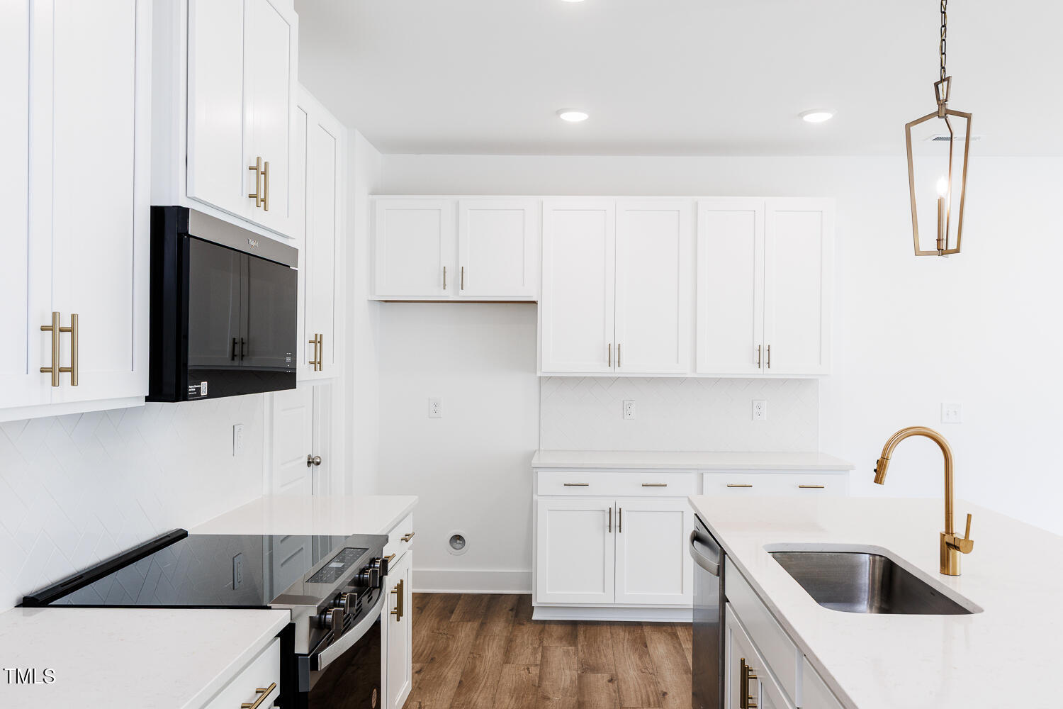 17 Silver Pne Drive