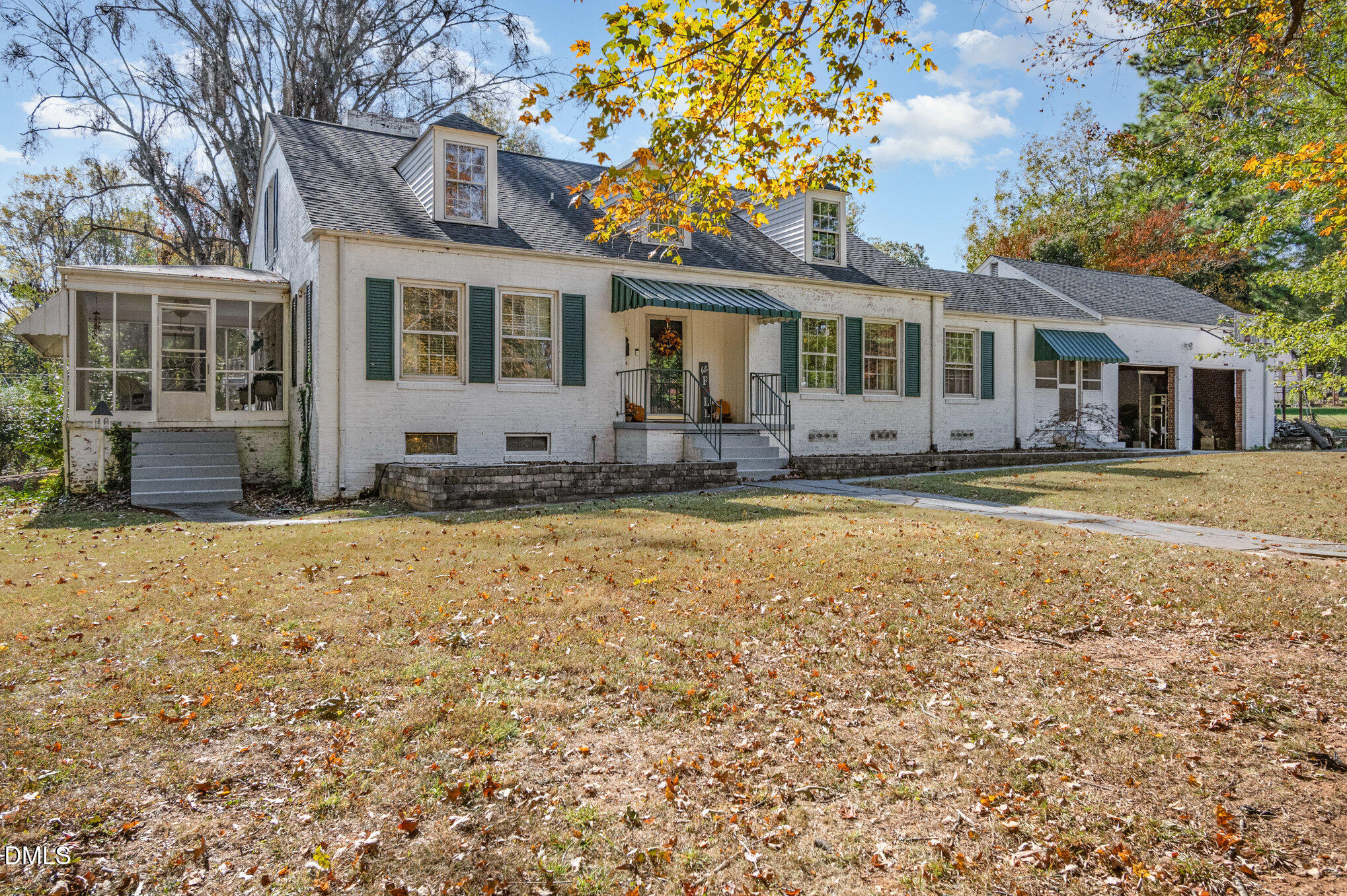 303 W Dolphin Street