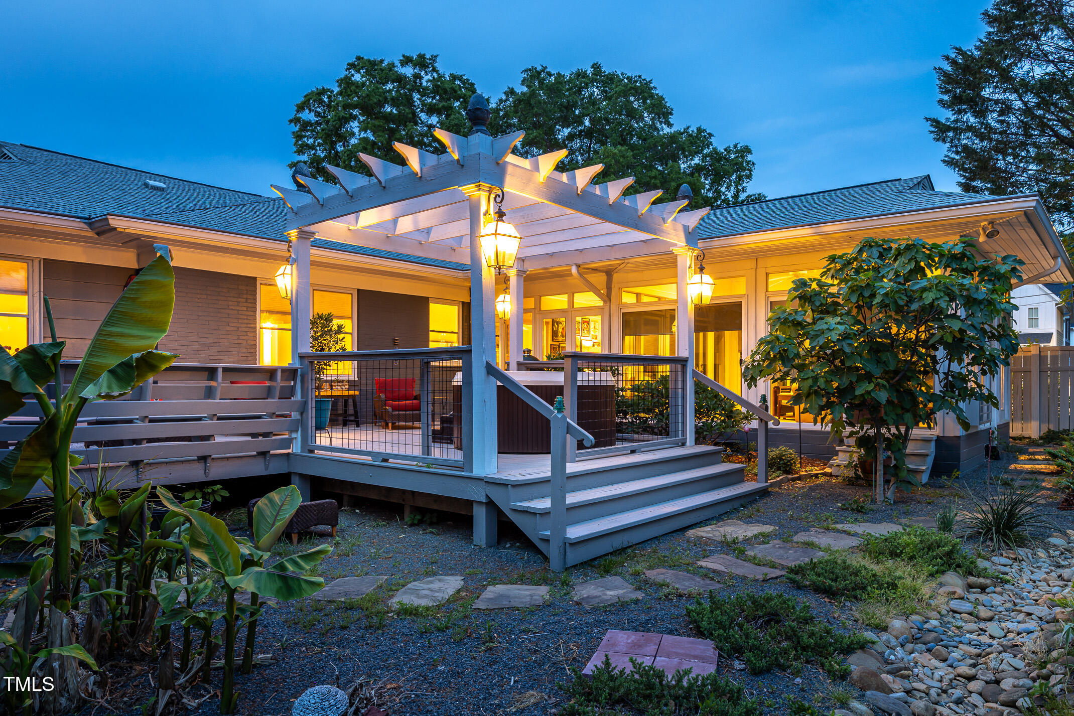 1005 W Club Boulevard