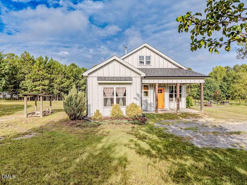 Photo of 423 Old Nc 87, Cameron, NC 28326 (MLS # 10179985)