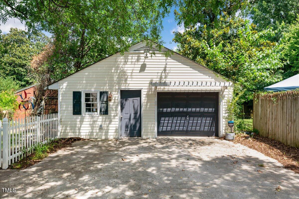 87 S Poplar Street