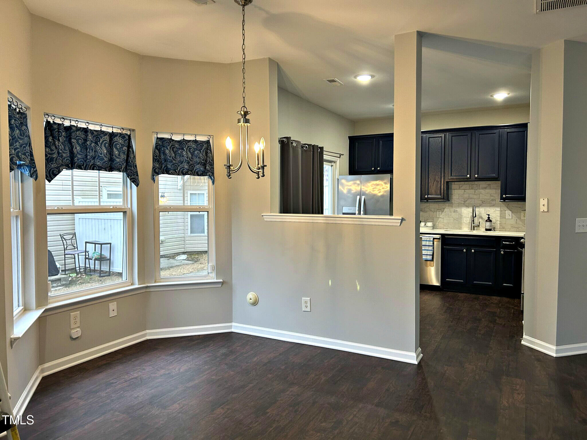 1211 Canyon Rock Court 111