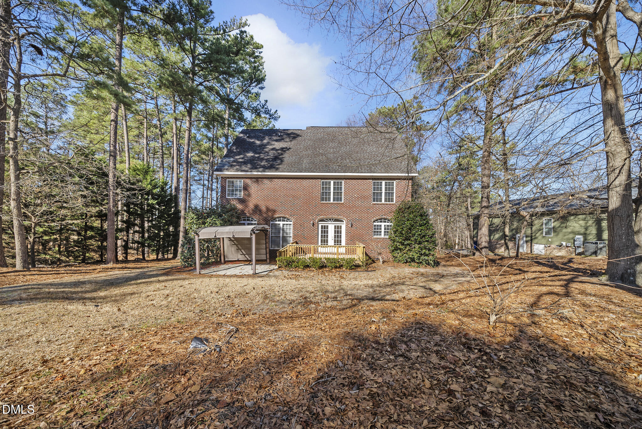 5833 Mockingbird Lane