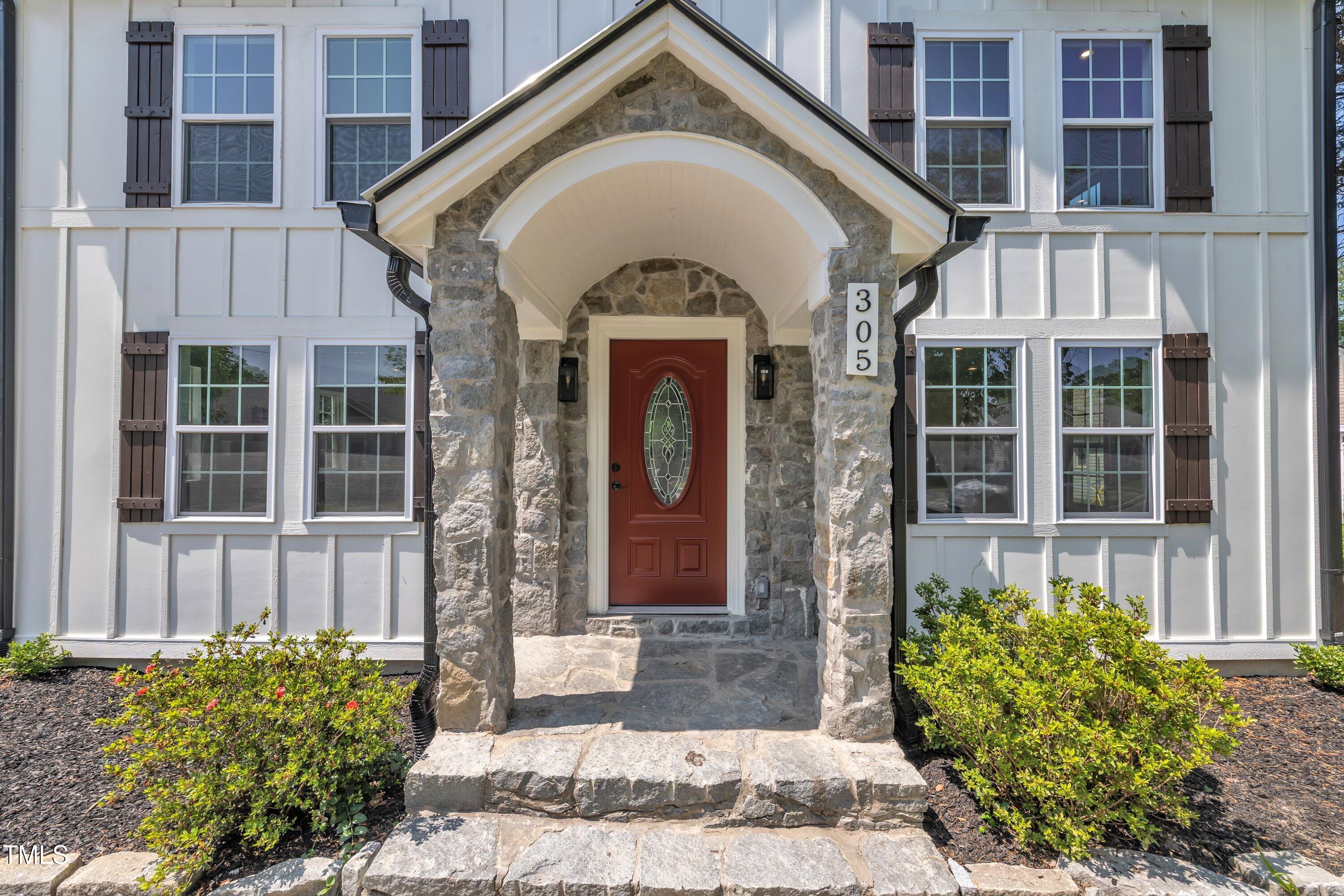 305 W Canary Street