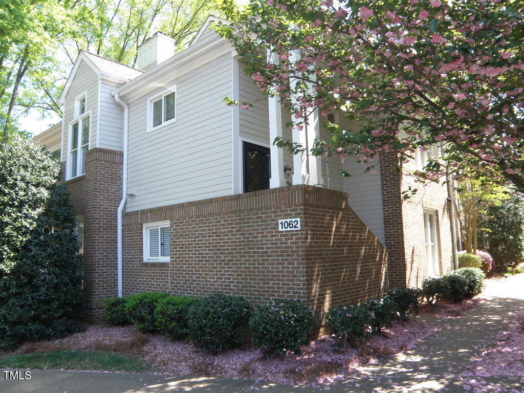 1062 Washington Street 201