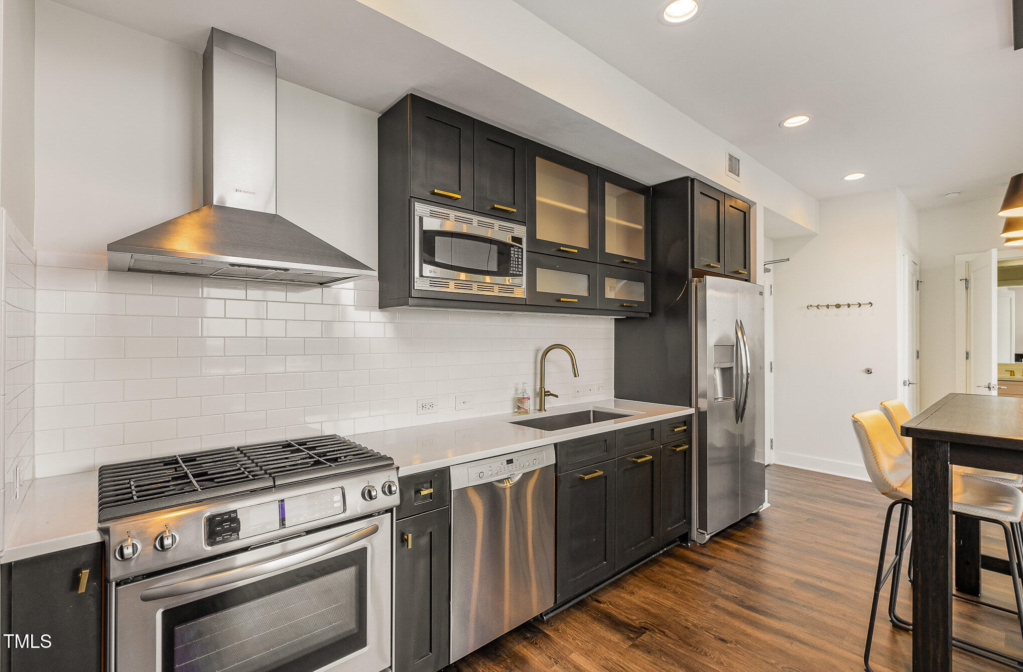 601 W Rosemary Street 715