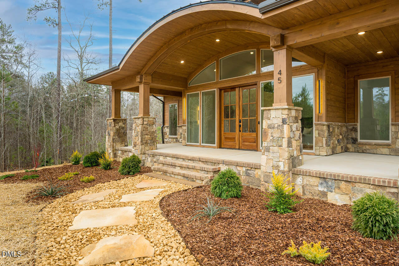 45 Meandering Way Court