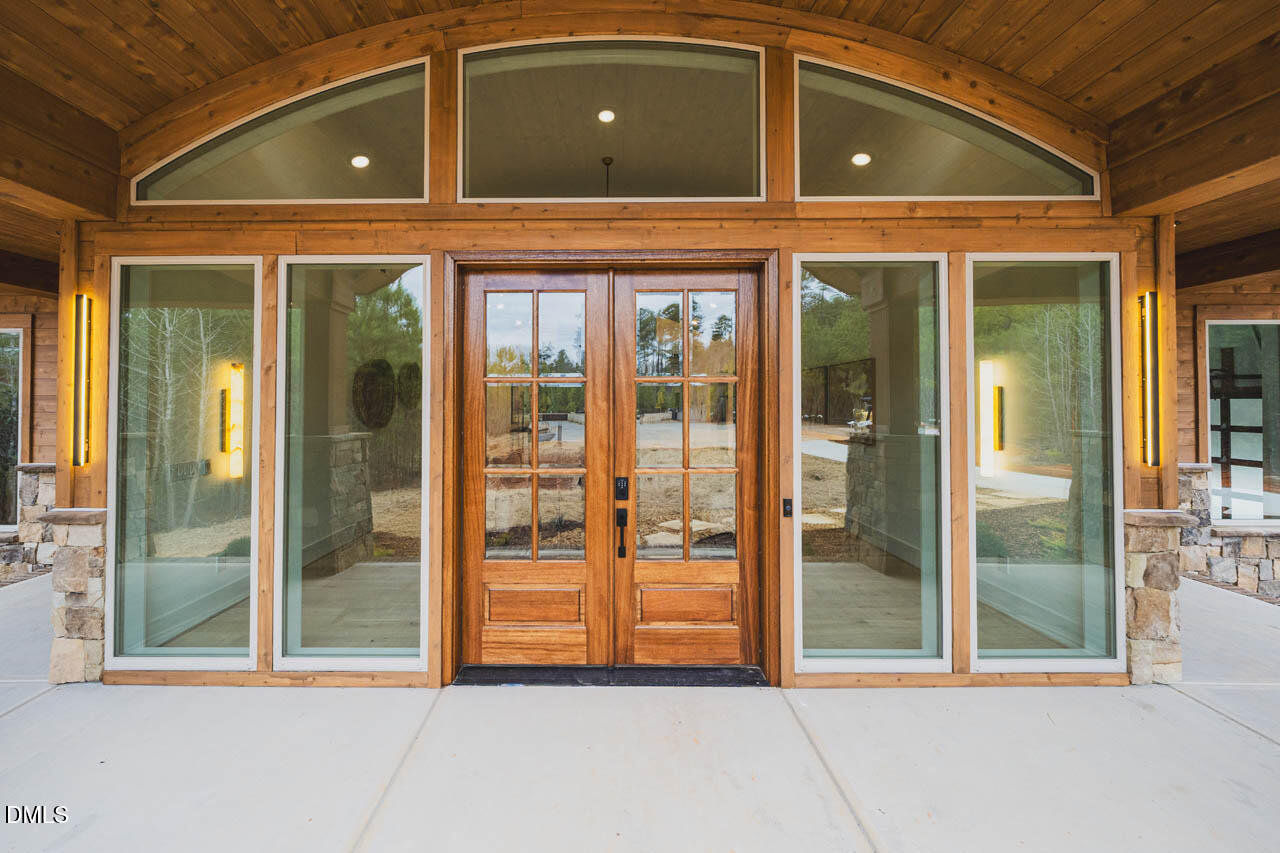 45 Meandering Way Court