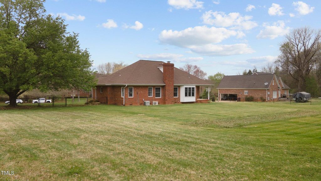 listing image 44