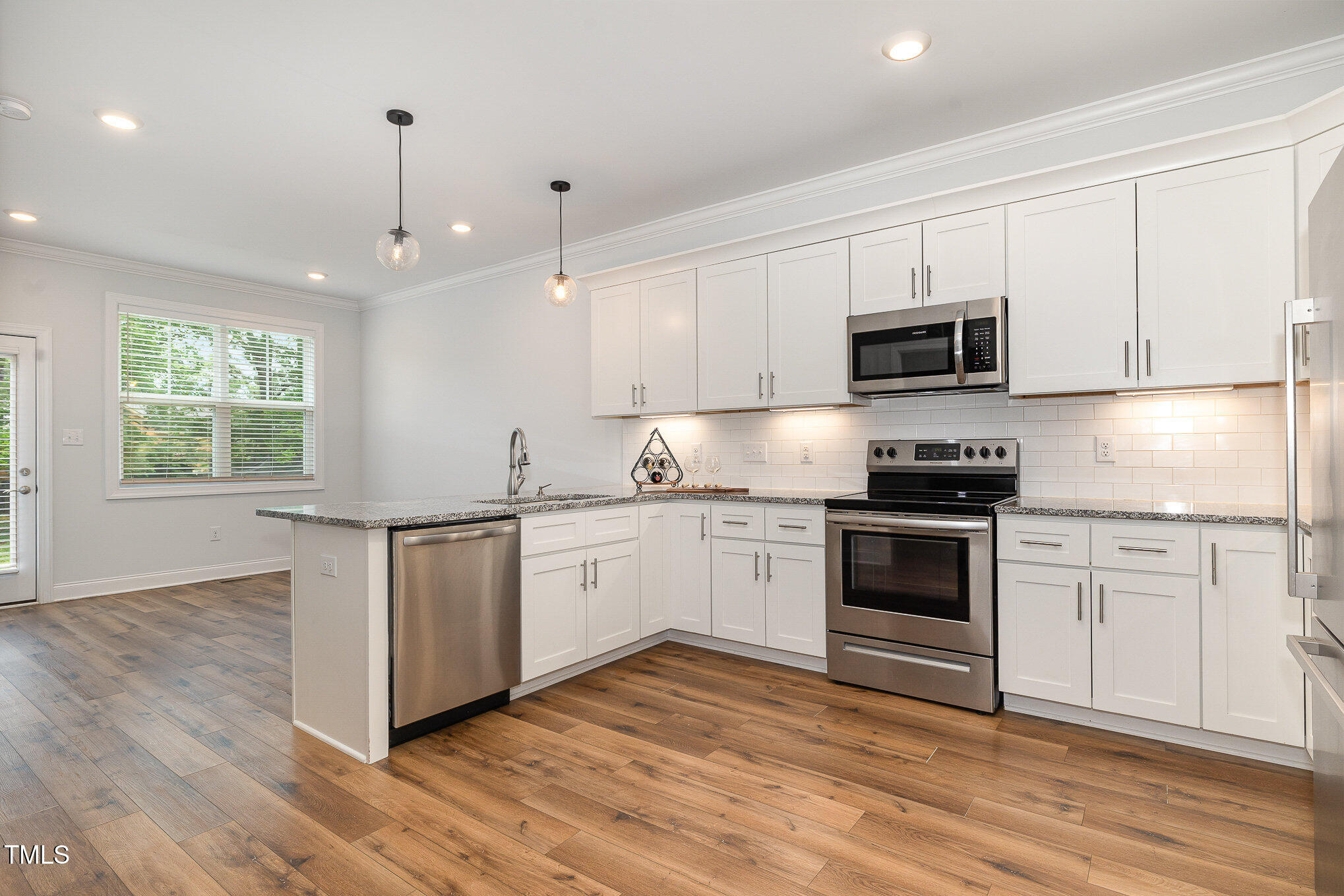 212 W Sycamore Street A And B