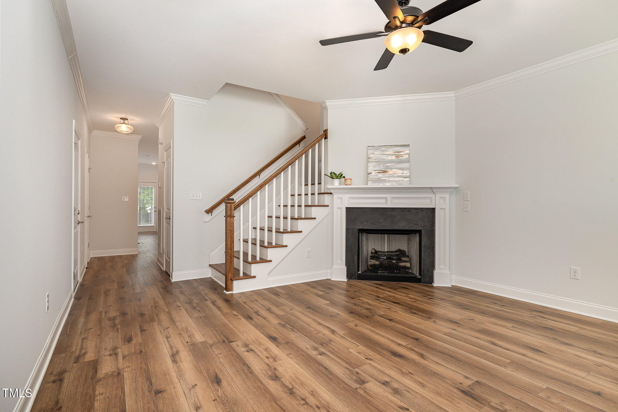 212 W Sycamore Street A And B