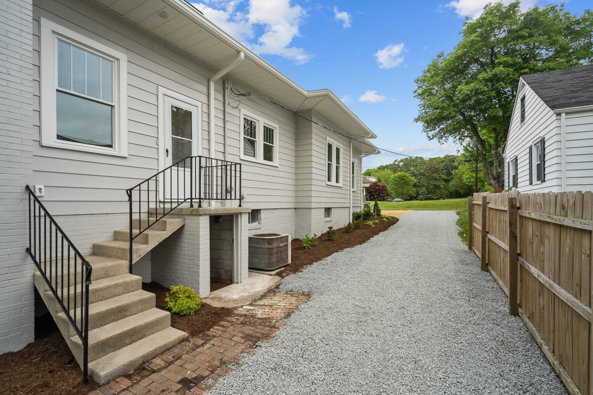 122 Military Street