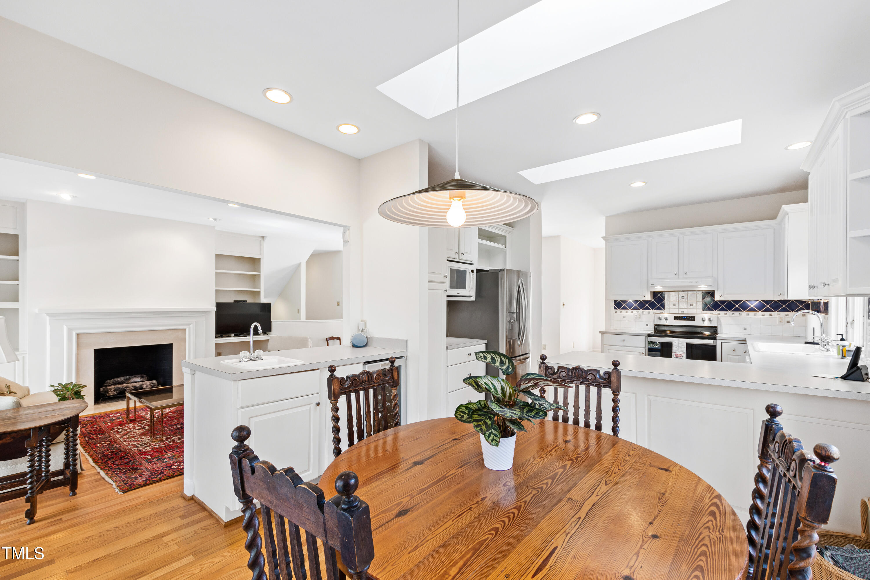 Raleigh, North Carolina 27612, United States, 4 Bedrooms Bedrooms, ,3 BathroomsBathrooms,Residential,Pending,11626