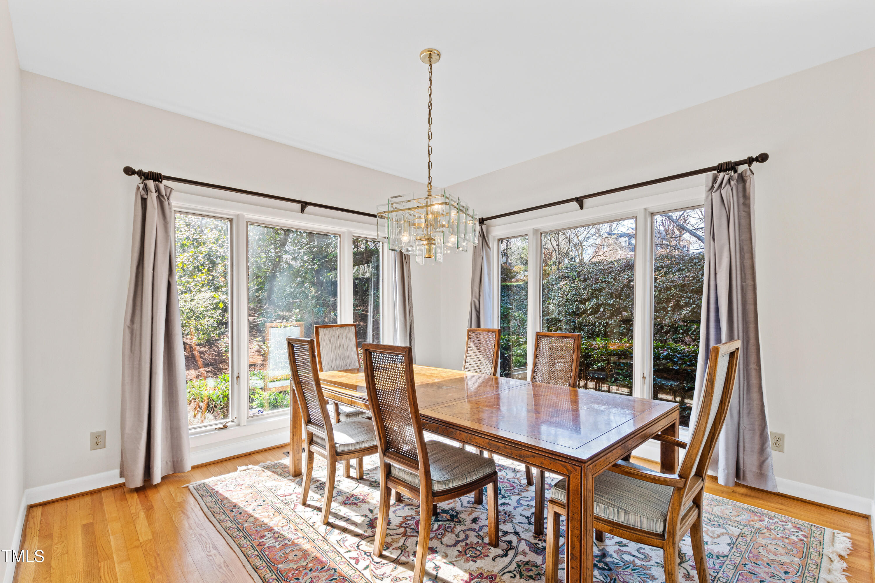 Raleigh, North Carolina 27612, United States, 4 Bedrooms Bedrooms, ,3 BathroomsBathrooms,Residential,Pending,11626