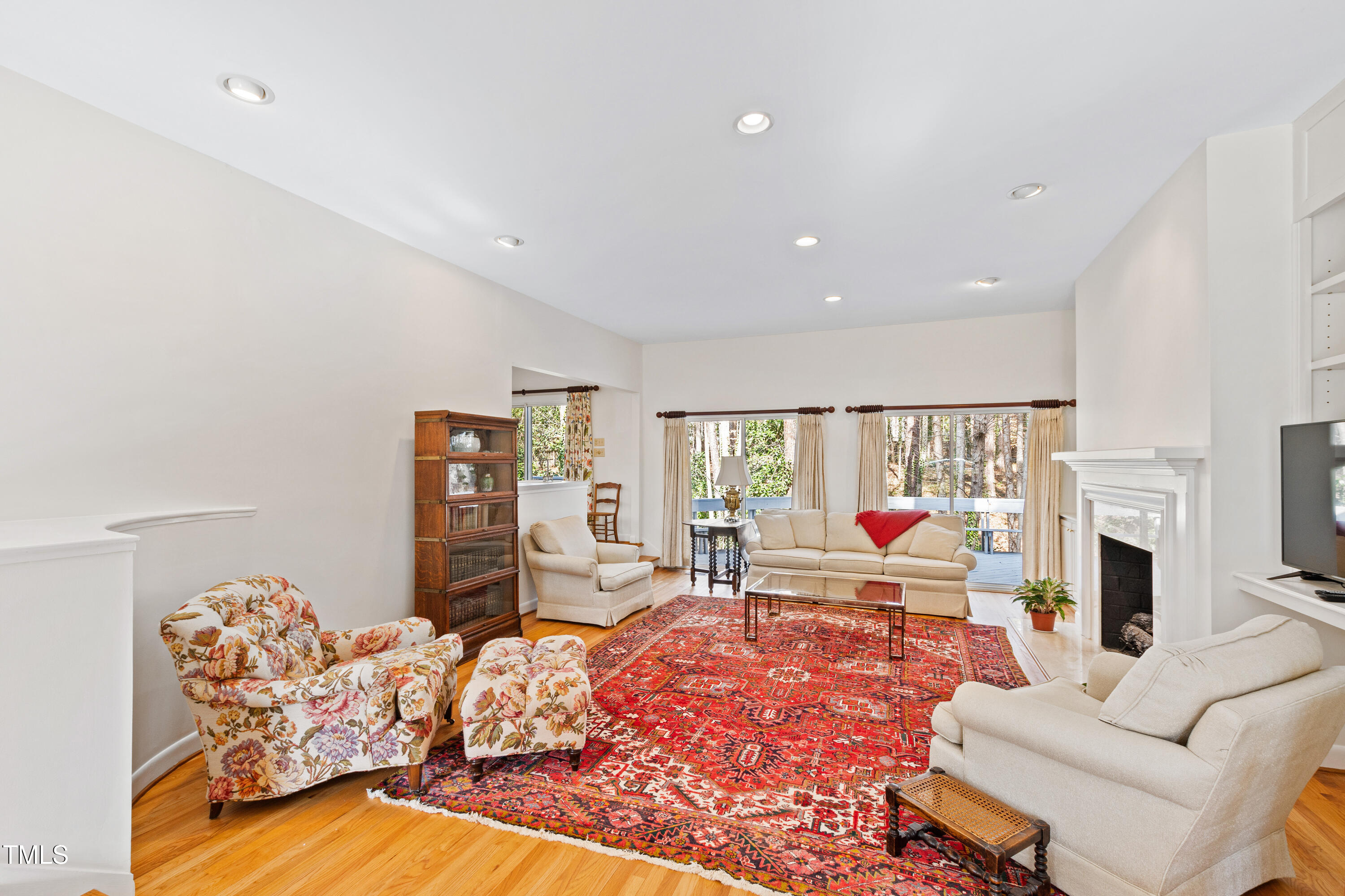 Raleigh, North Carolina 27612, United States, 4 Bedrooms Bedrooms, ,3 BathroomsBathrooms,Residential,Pending,11626