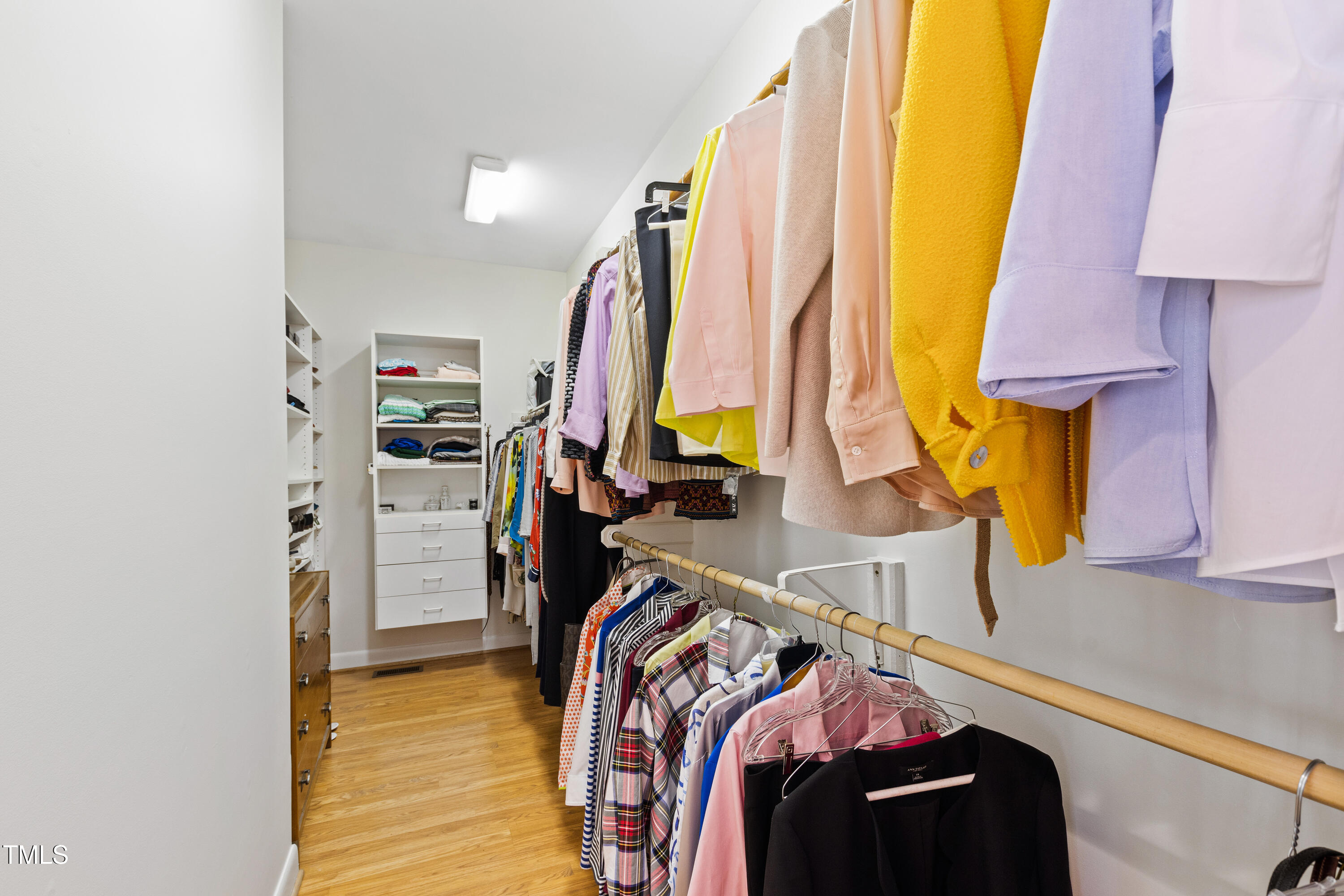 Raleigh, North Carolina 27612, United States, 4 Bedrooms Bedrooms, ,3 BathroomsBathrooms,Residential,Pending,11626