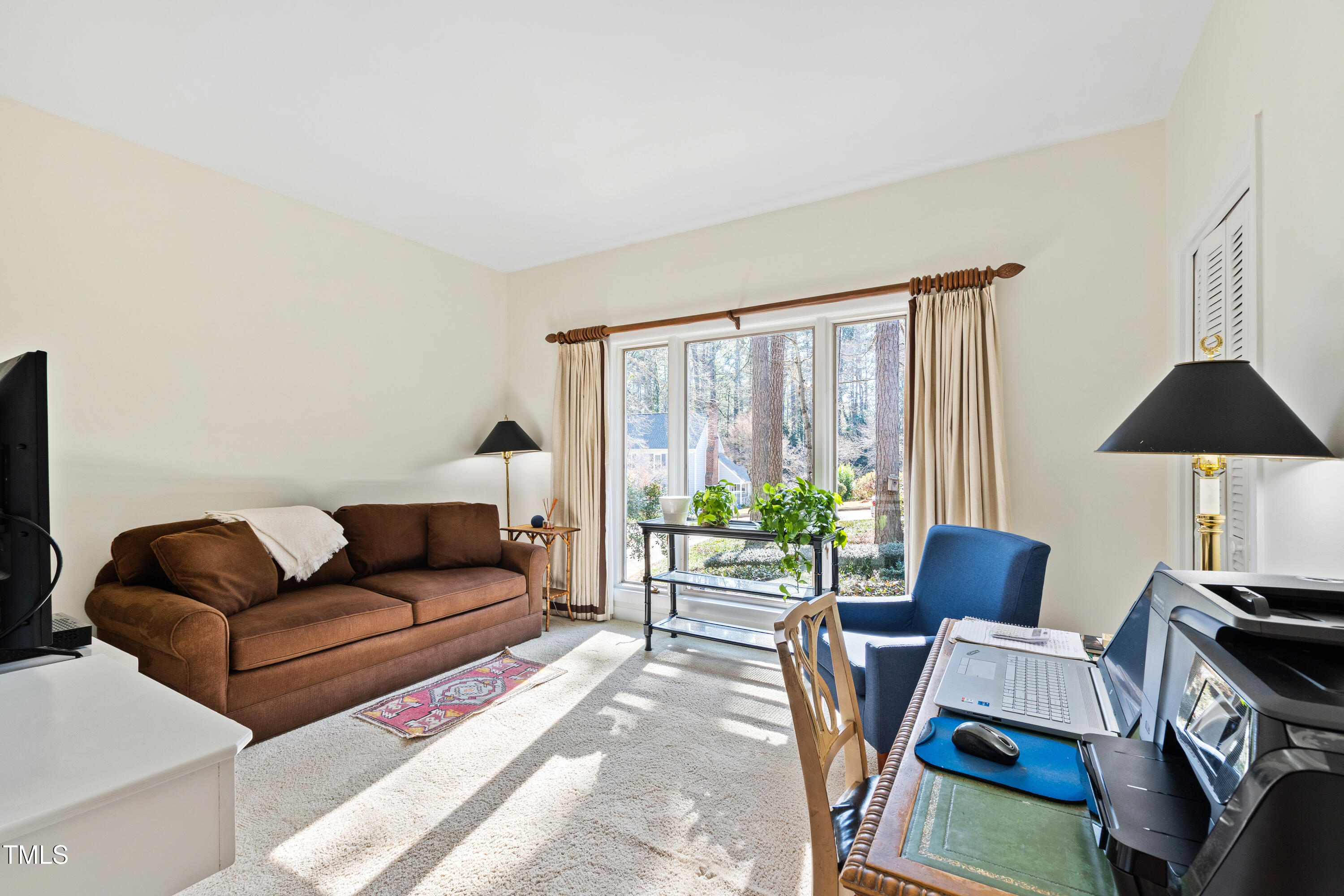 Raleigh, North Carolina 27612, United States, 4 Bedrooms Bedrooms, ,3 BathroomsBathrooms,Residential,Pending,11626