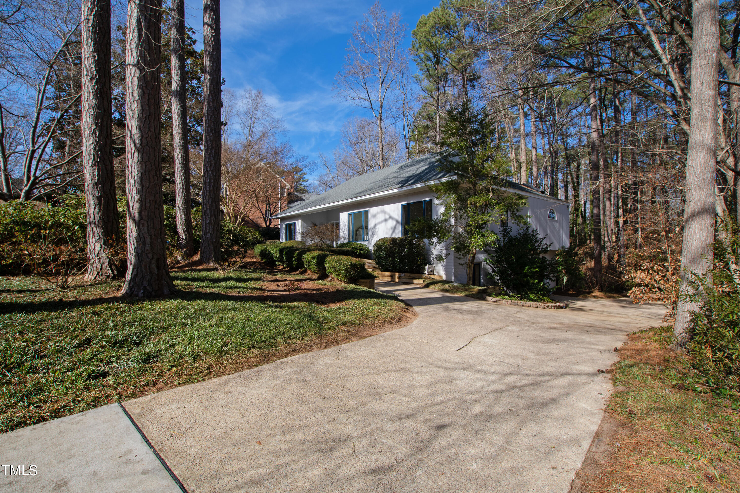 Raleigh, North Carolina 27612, United States, 4 Bedrooms Bedrooms, ,3 BathroomsBathrooms,Residential,Pending,11626