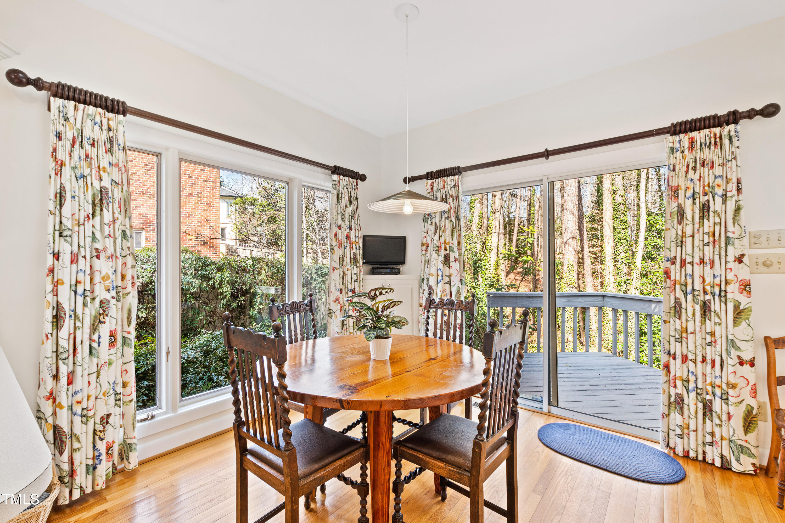 Raleigh, North Carolina 27612, United States, 4 Bedrooms Bedrooms, ,3 BathroomsBathrooms,Residential,Pending,11626