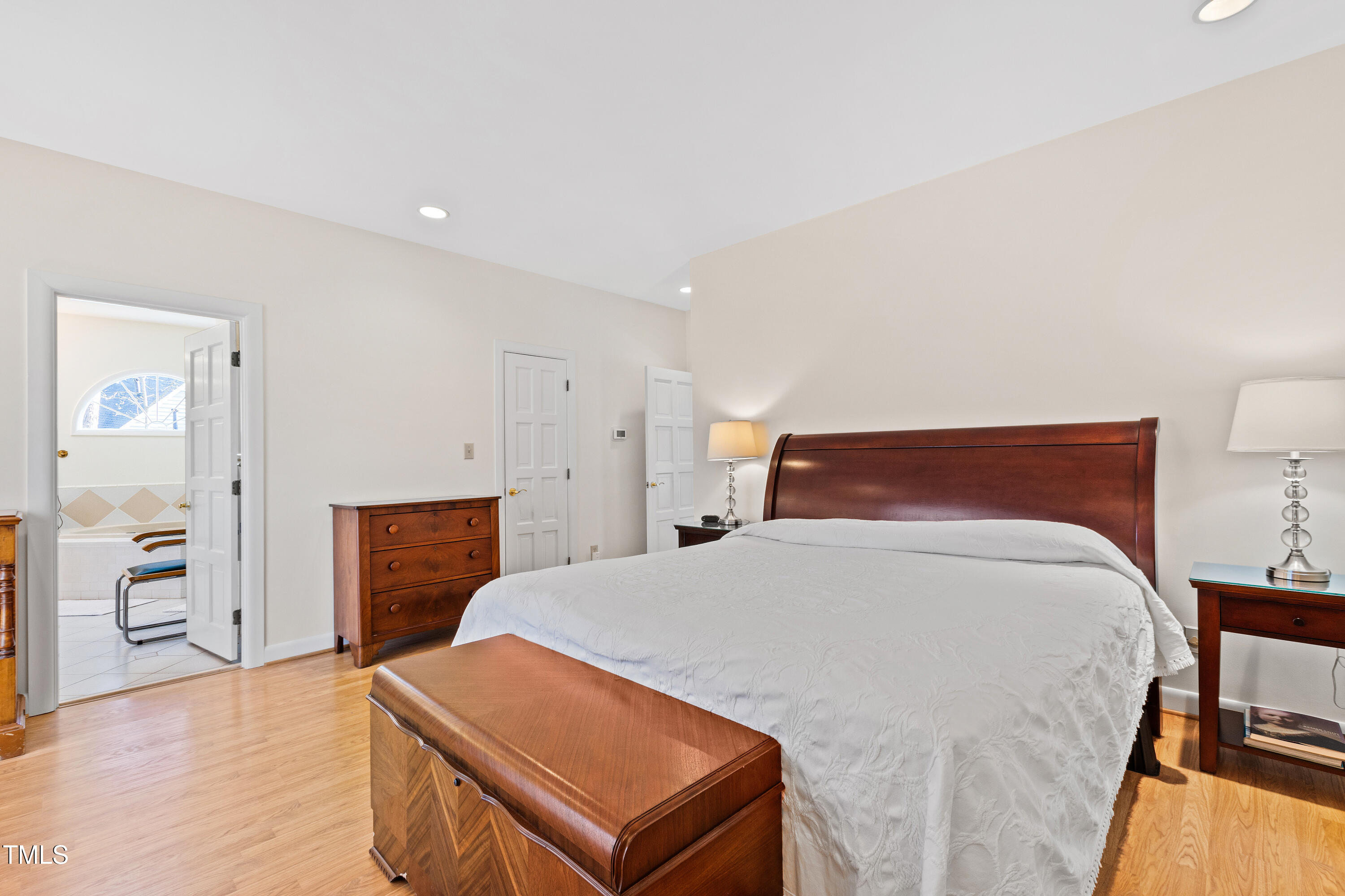 Raleigh, North Carolina 27612, United States, 4 Bedrooms Bedrooms, ,3 BathroomsBathrooms,Residential,Pending,11626