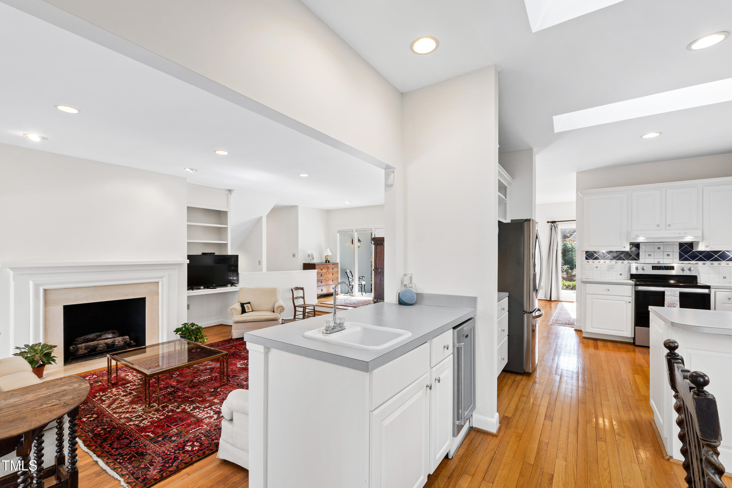 Raleigh, North Carolina 27612, United States, 4 Bedrooms Bedrooms, ,3 BathroomsBathrooms,Residential,Pending,11626