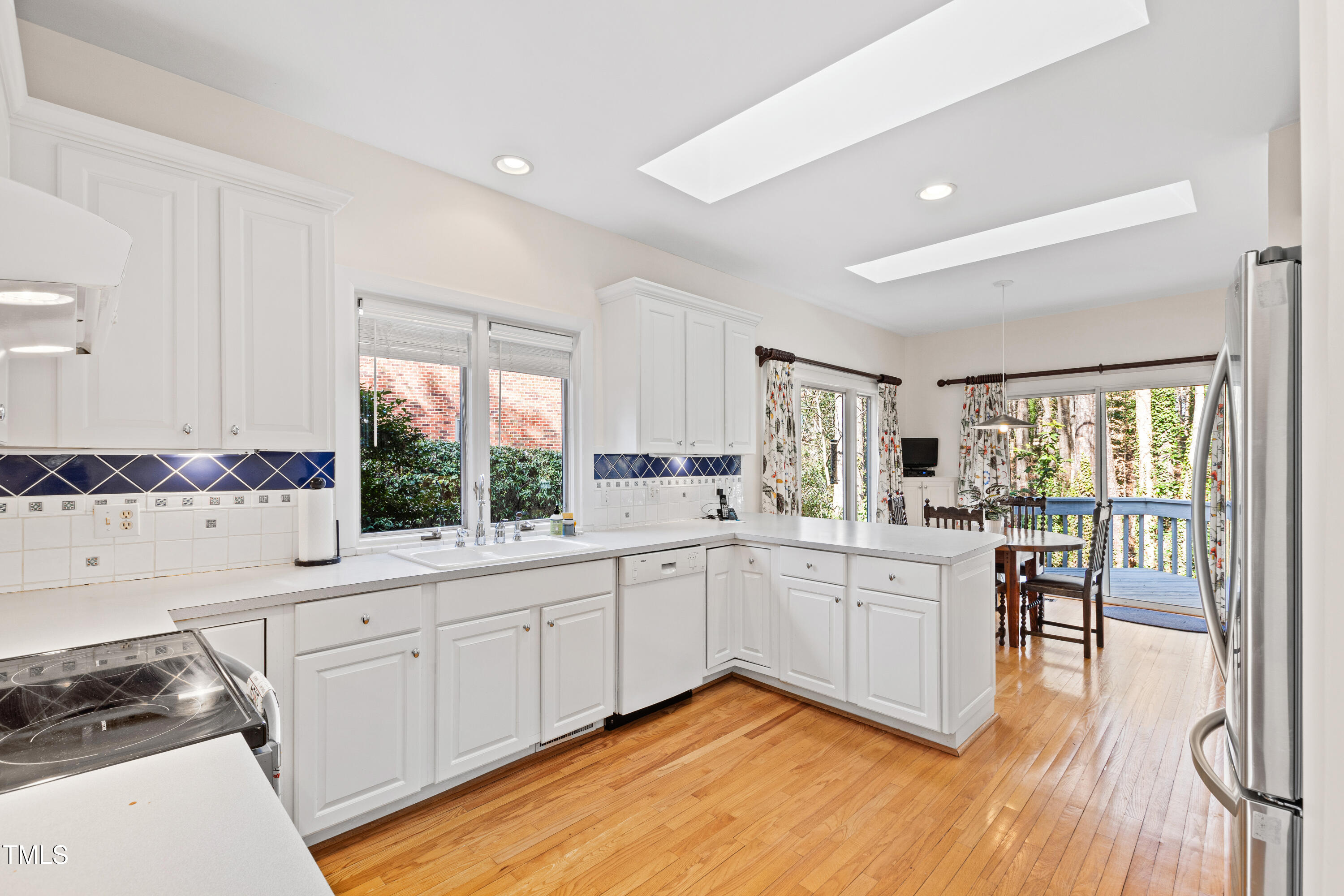 Raleigh, North Carolina 27612, United States, 4 Bedrooms Bedrooms, ,3 BathroomsBathrooms,Residential,Pending,11626